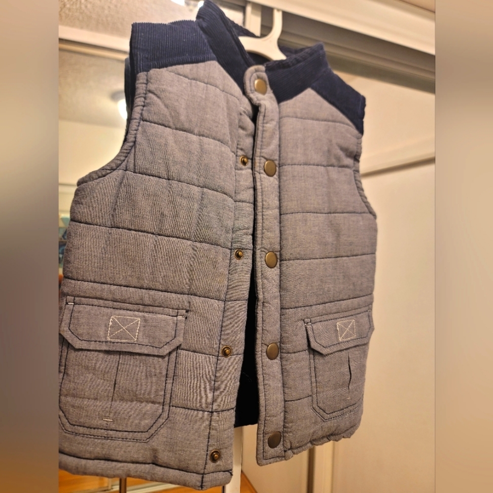 *Oshkosh* boys 5T quilted vest